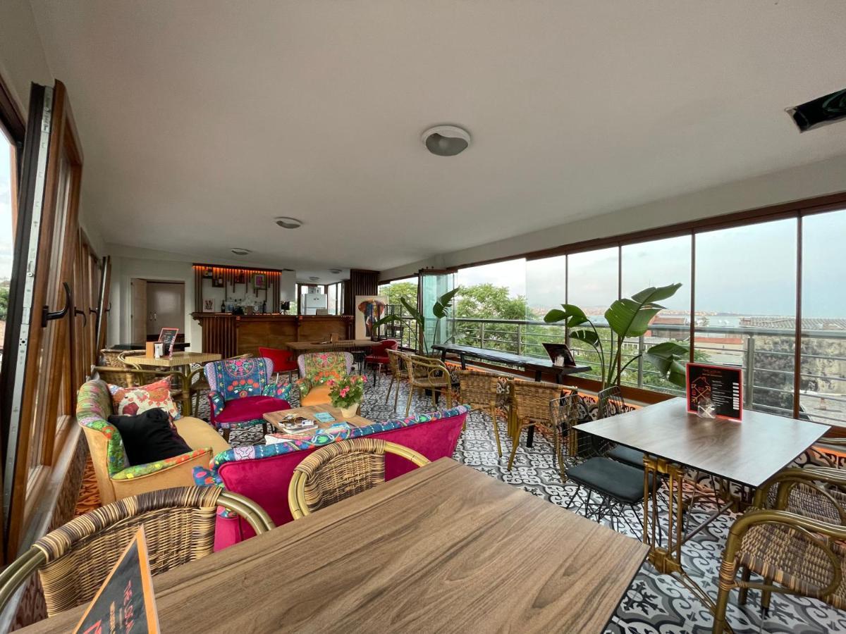 The Local Exclusive Bed & Breakfast Istanbul Bagian luar foto