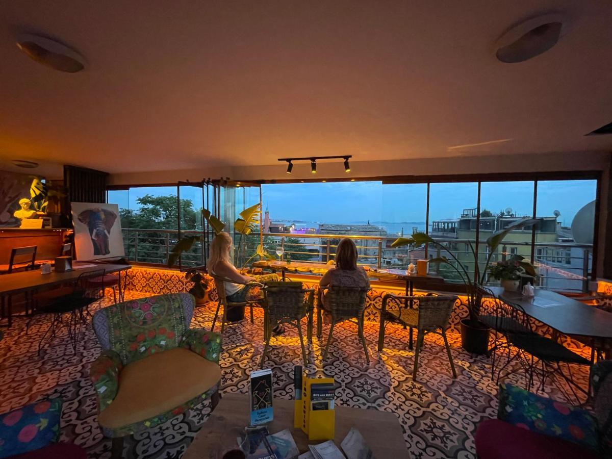 The Local Exclusive Bed & Breakfast Istanbul Bagian luar foto