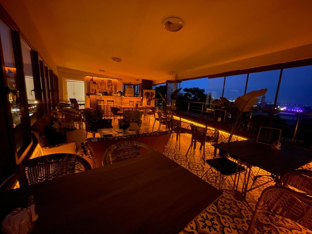 The Local Exclusive Bed & Breakfast Istanbul Bagian luar foto