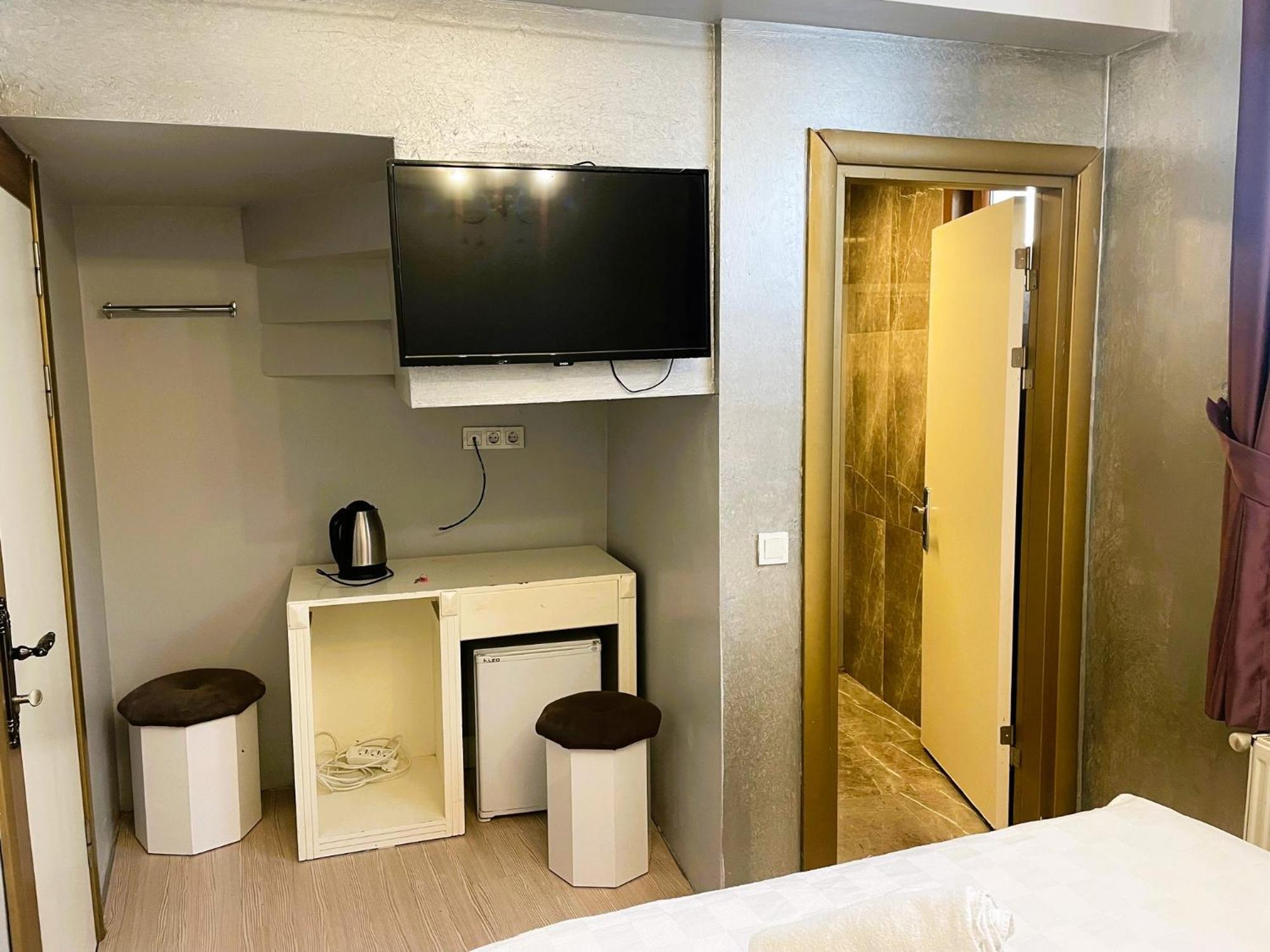 The Local Exclusive Bed & Breakfast Istanbul Bagian luar foto